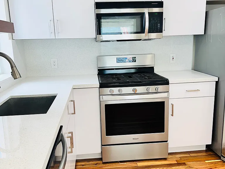 2425 Pierce St — Photo 4