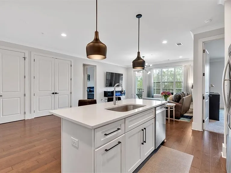 6890 Peachtree Dunwoody Rd #303 — Photo 8