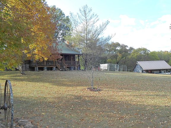 2nd image of 310 Arnold Ln
