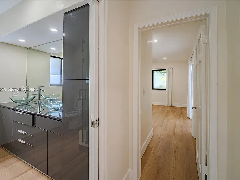 1825 Alamanda Dr — Photo 23