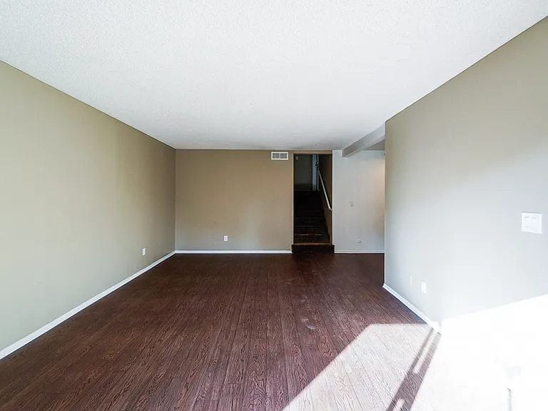 Highlander Park Apartments — Photo 25