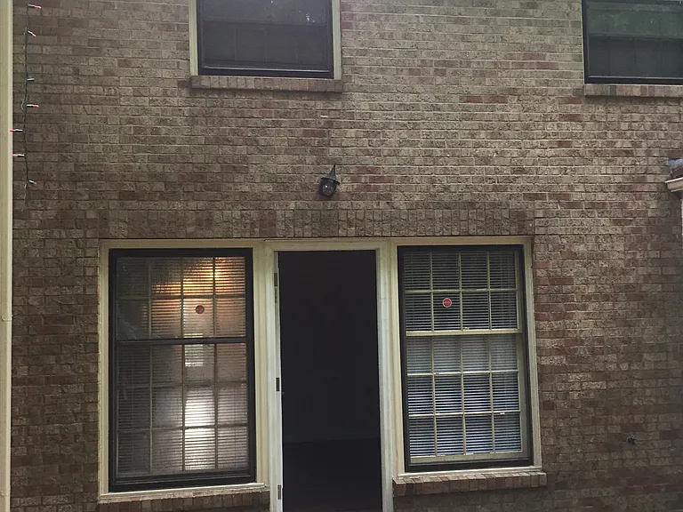 815 Seabury Ct — Photo 1
