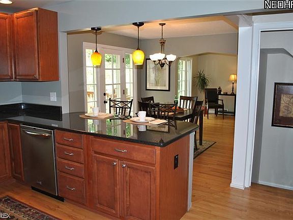 5th image of 20899 Farnsleigh Rd