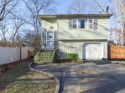 54 Prospect Avenue, Smithtown, NY, 11787