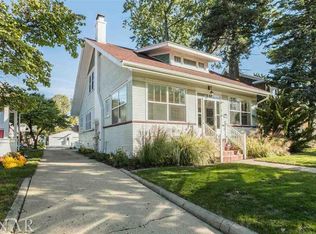 2014 E Taylor St, Bloomington, IL 61701