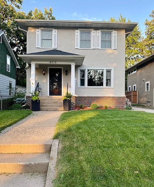 Beautiful upper floor available for rent in Linden Hills, just a few blocks from Lake Harriet