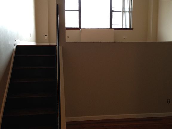 3rd image of 175 Zoe St APT 5T