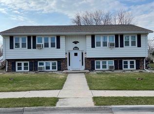 843 Illinois Ave APT 1, Oostburg, WI 53070