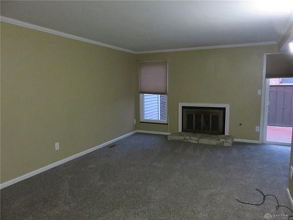 3rd image of 903 Windom Sq