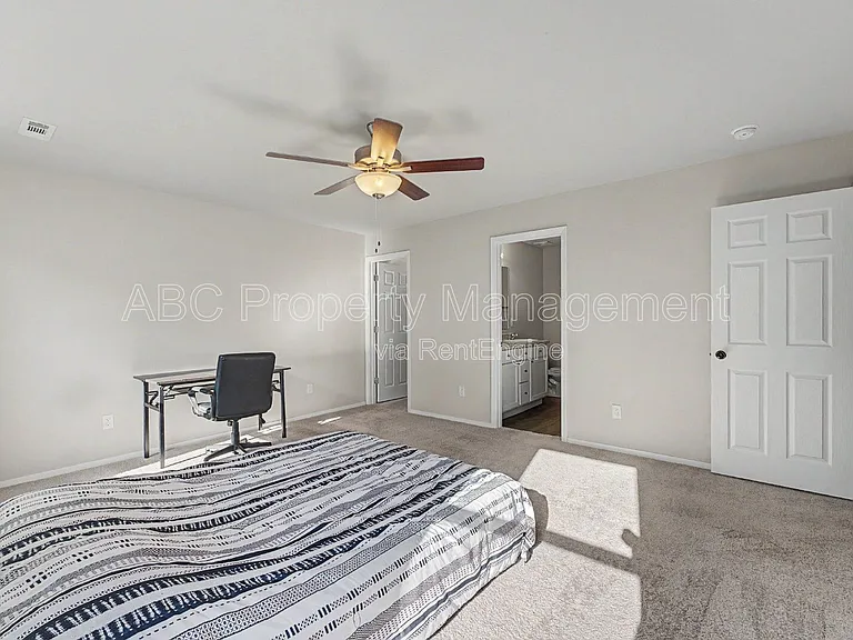 946 E Sparrow Cir — Photo 13