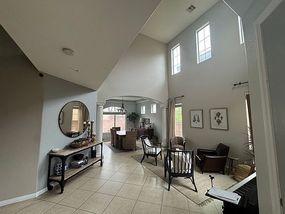 4th image of 3913 Lower Saxon Ave