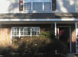 8090 Shadow Oak Dr, Charleston, SC 29406