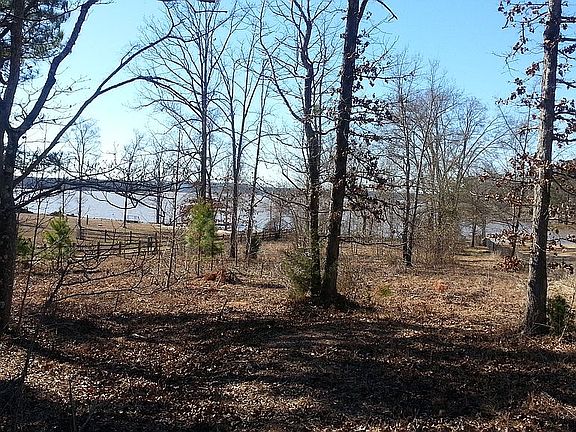 5th image of 15 Retreat Ln