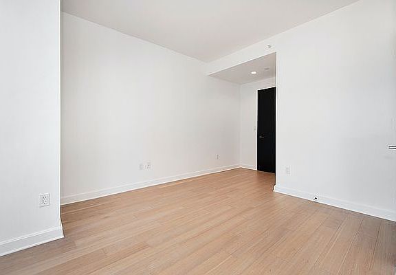 5th image of 21 W End Ave APT 2012