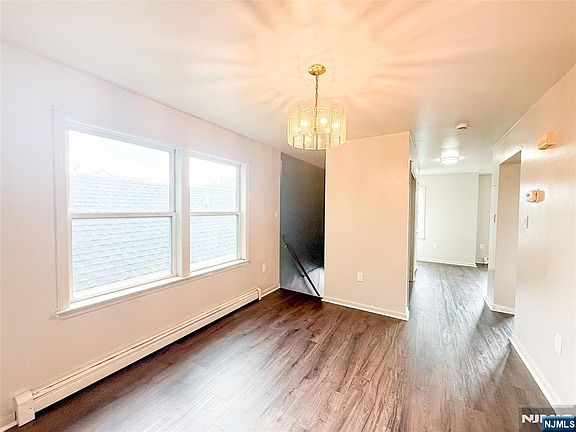 4th image of 9 N 3rd St #7