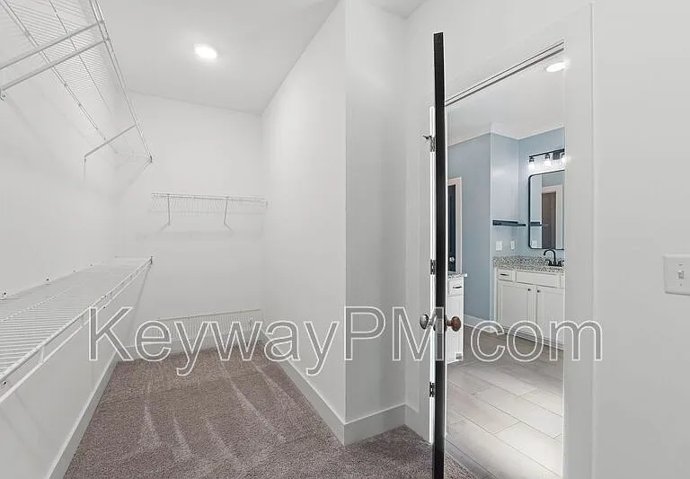 2217 Laurens St — Photo 14