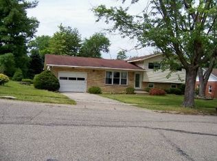21 Cambridge Dr, Hamilton, OH