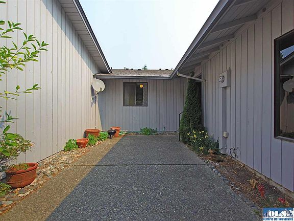 4th image of 134 Hilltop Dr Unit A