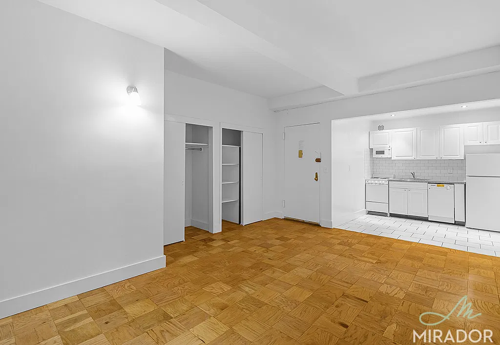 132 East 45th Street — Photo 2