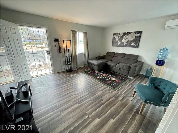 2nd image of 1800 Margarita Ave