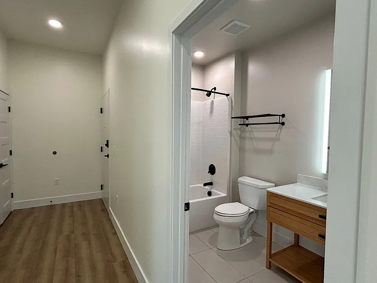 One Park Apartments — Photo 106