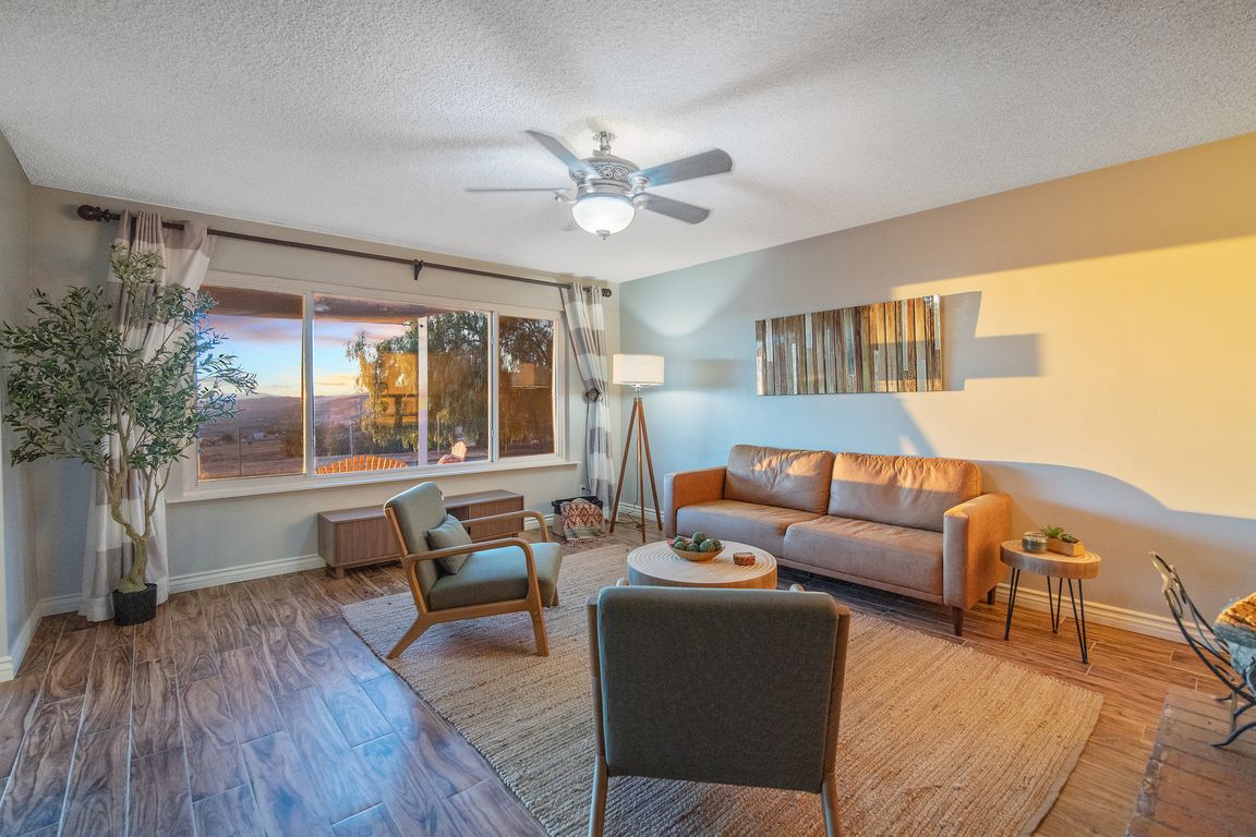 next background image