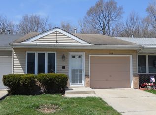 1118 Stratford Ln, Algonquin, IL 60102