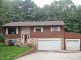 65 Nancy Ln, Muskegon, MI 49445
