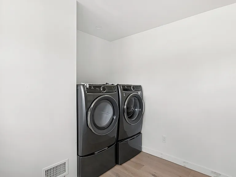 15 S Forest St — Photo 16