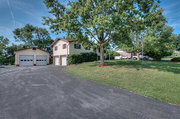 2nd image of 175 Ashley Dr