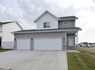 7374 27th St S, Fargo, ND