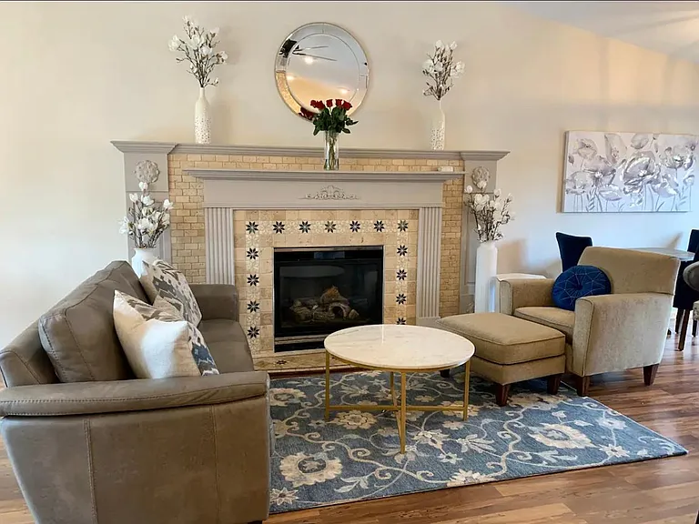 E Woodland Dr — Photo 1
