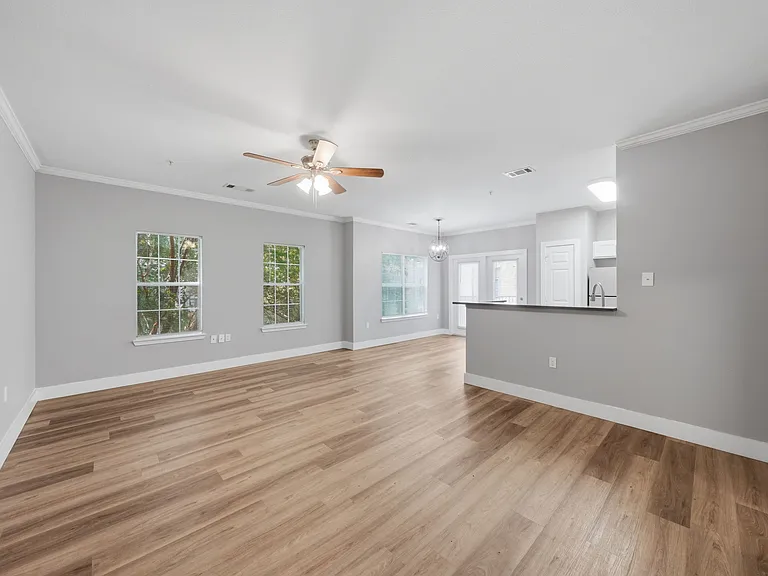 Elora Place Apartments — Photo 9