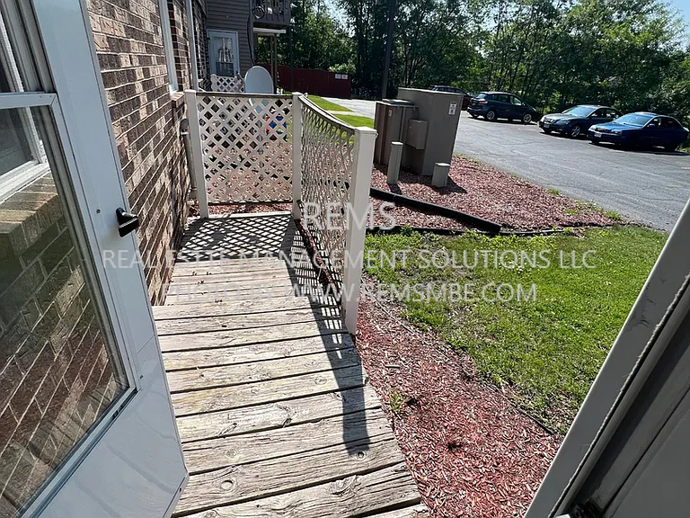 544 E Slifer St — Photo 11