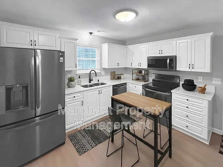 329 Riverside Chase Cir — Photo 10