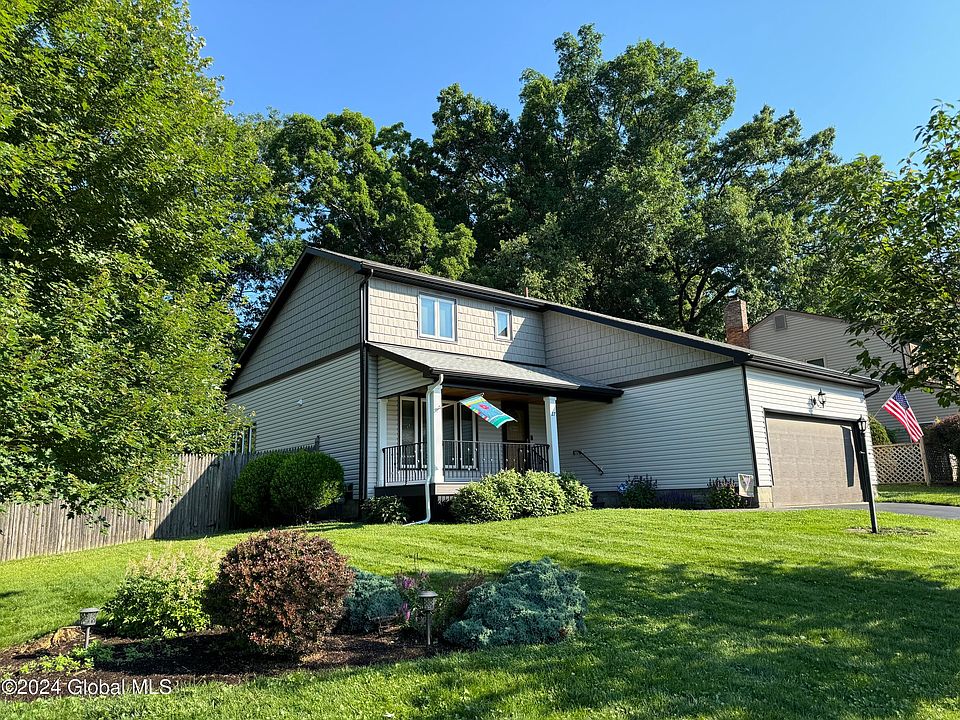 1st image of 27 Aspen Circle