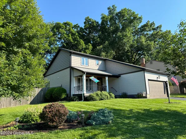 27 Aspen Circle, Albany, NY 12208