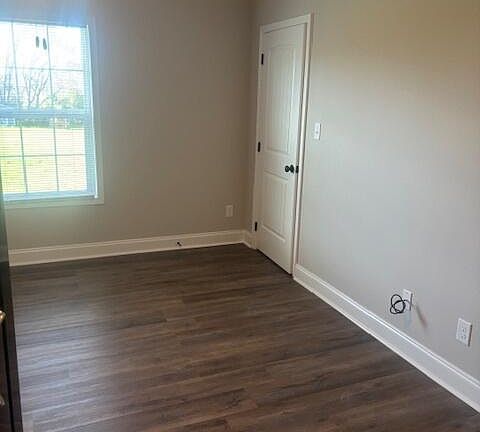 5th image of 1015 Pathways Dr