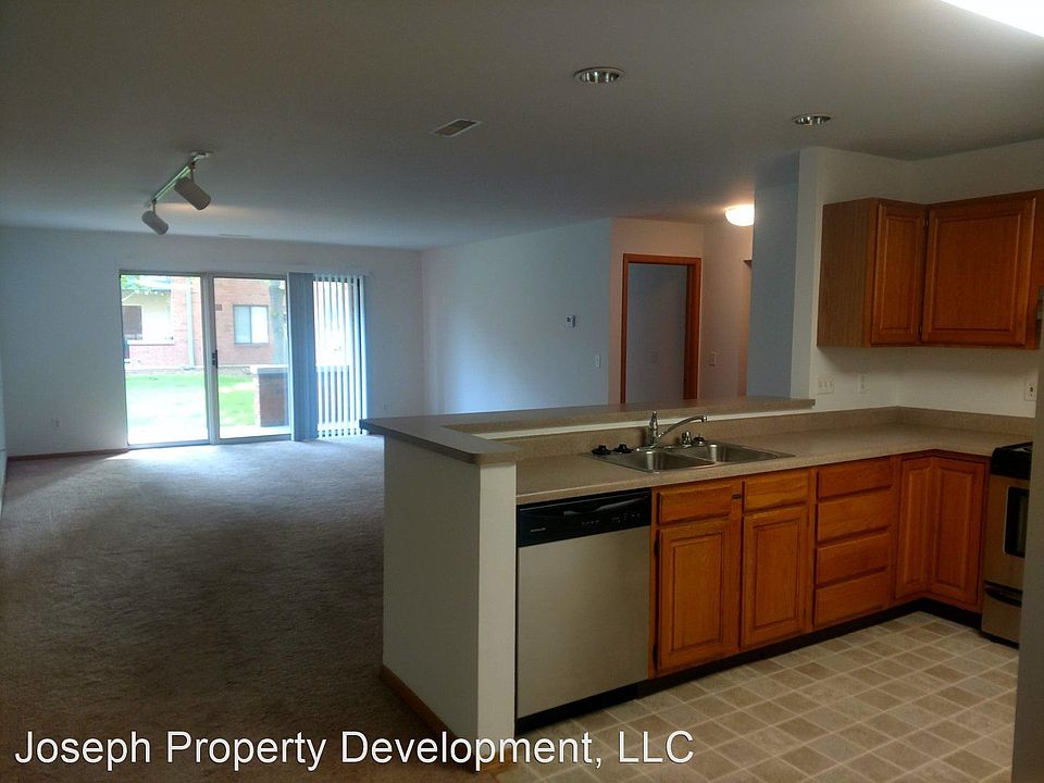 1st image of 804 Riverwalk Dr APT 202