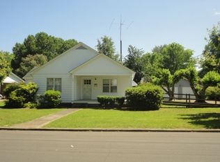 346 E 3rd St, Henderson, TN 38340