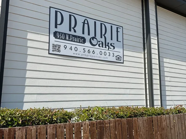 Prairie Oaks Apartments