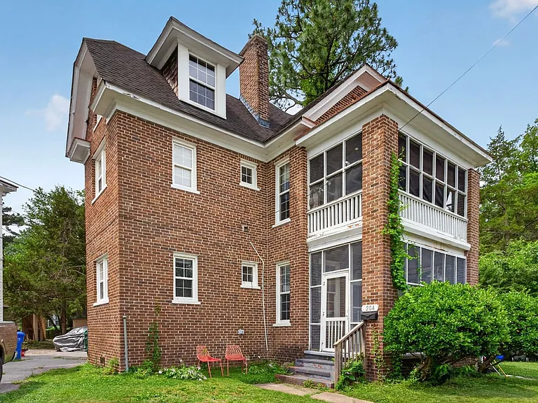 204 Bedford Pl #MAIN — Photo 1