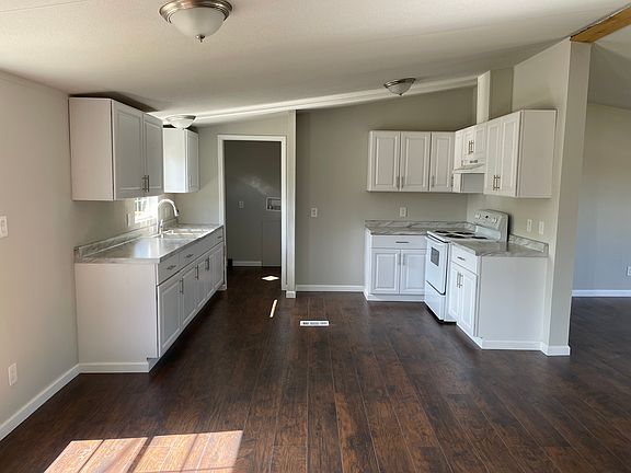 4th image of 502 E Travis St