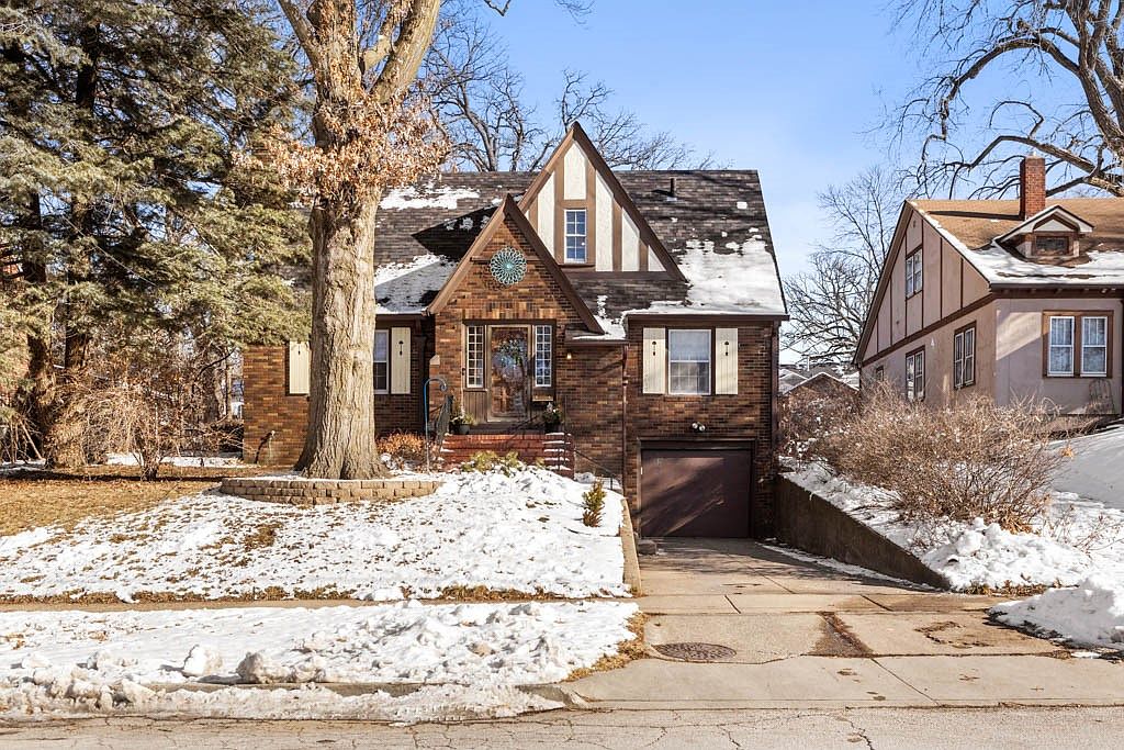 1227 48th St, Des Moines, IA 50311 Zillow