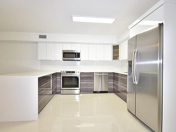 2nd image of 20493 NE 34th Ct