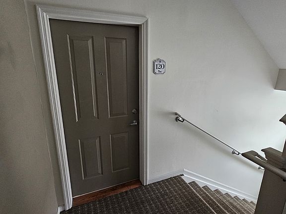 5th image of 120 E Mound St APT 2