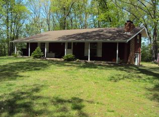 600 W Wylde Dr, Greenup, IL 62428