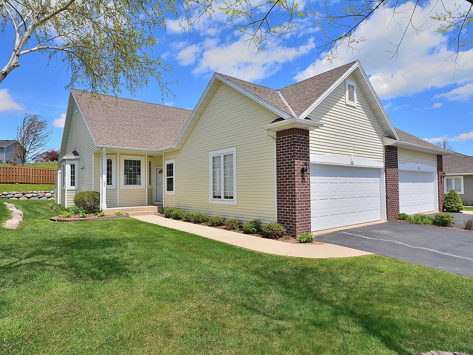 1st image of 944 Algoma Dr