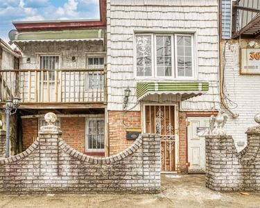 222 Essex Street, Brooklyn, NY, 11208