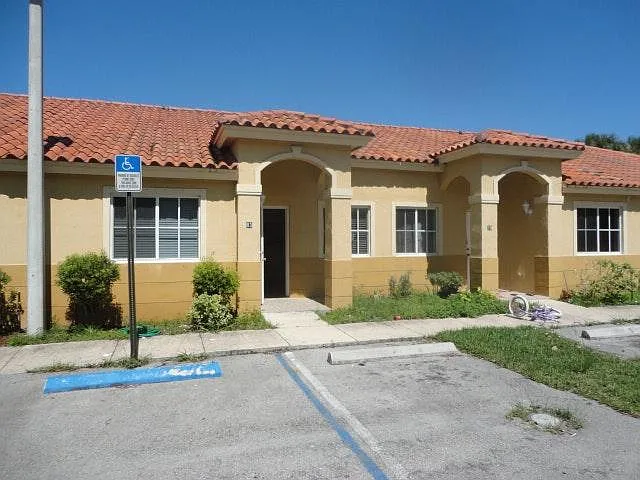 83 NE 13th Ave #15